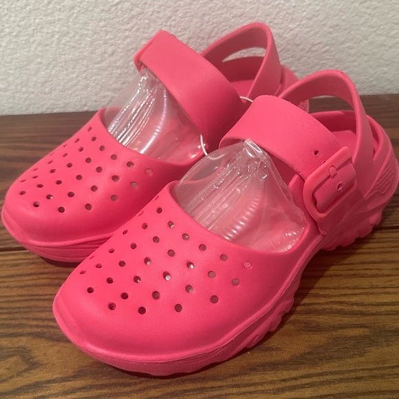 Kids Pink Clogs - Picture 1 of 6